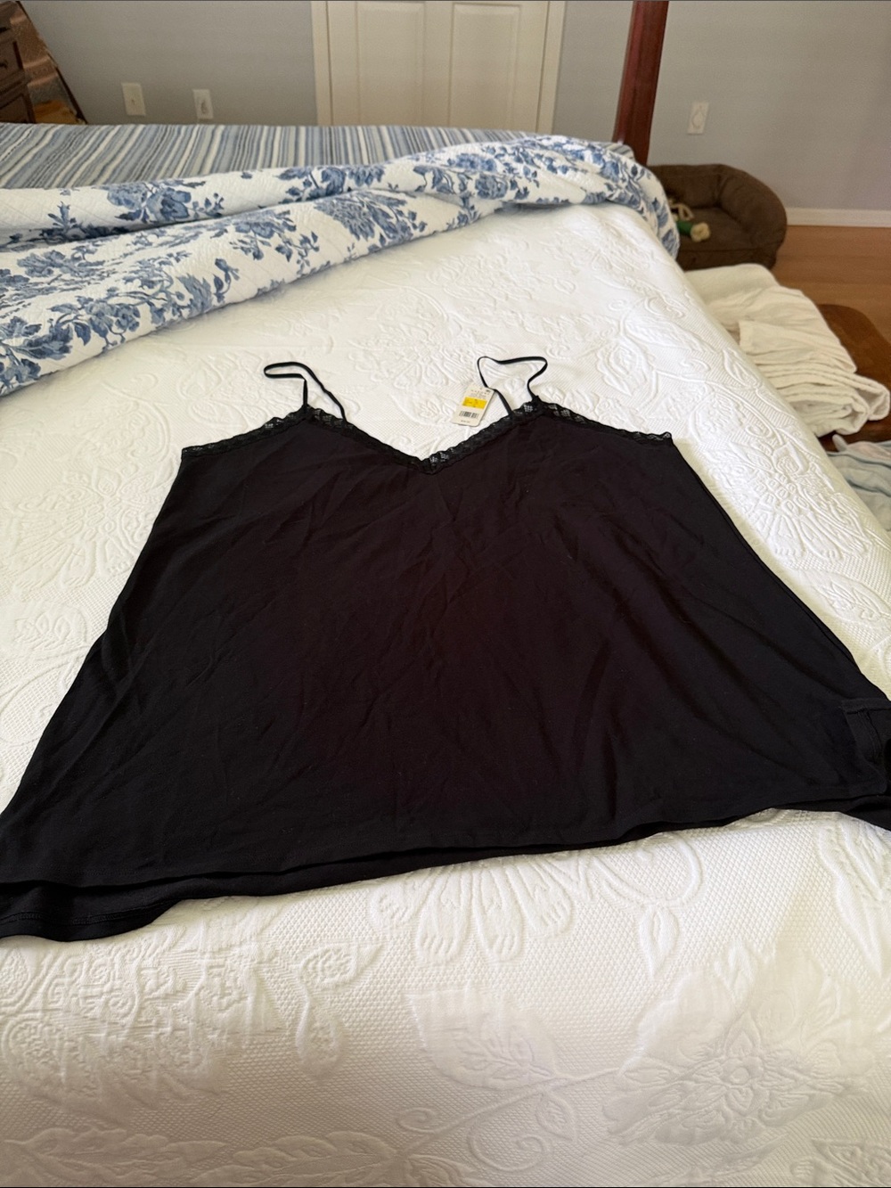 Natori Black Lace-Trim V-Neck Camisole Tank